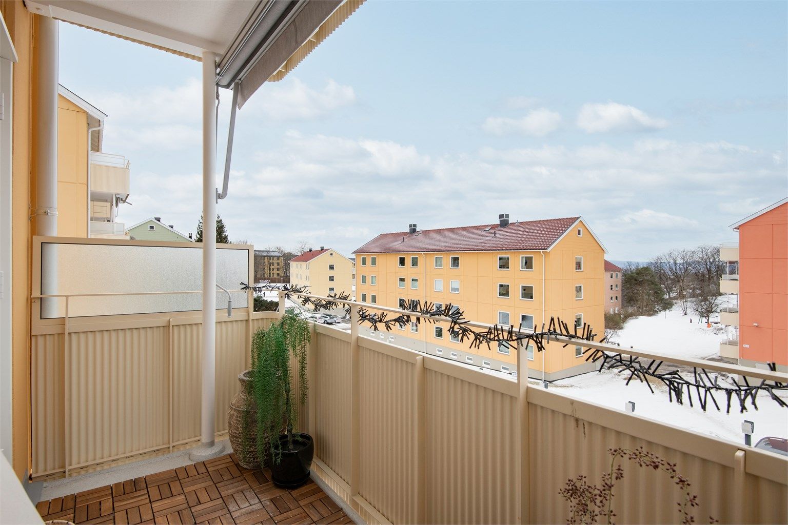 Attraktiv og tilbaketrukken beliggenhet i flotte og lite trafikkerte omgivelser i det veletablerte Tonsenjordet 