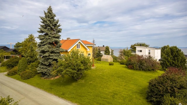 Fra Ranheim har du kort og enkel adkomst til både E6, Omkjøringsveien og Trondheim sentrum. Med Strindheimtunellen bruker du omtrent 10 minutter med bil til Solsiden.