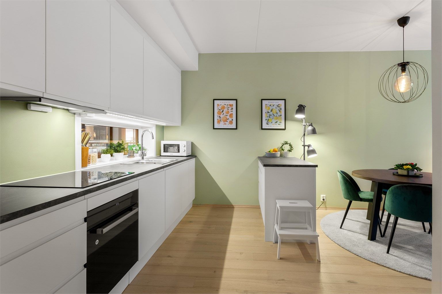 Pen 2-roms eierleilighet beliggende i 3. etasje