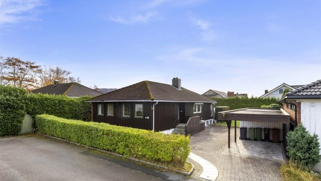 Zander Polderman v/Krogsveen har gleden av å presentere Fagerflåtveien 23 for salg.