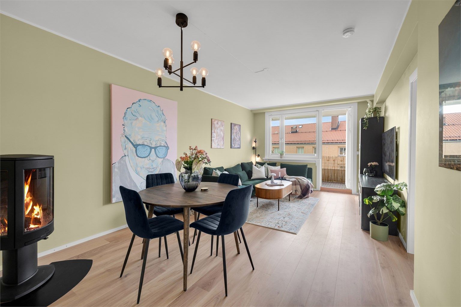 En lekker og oppgradert 3-roms med meget god intern beliggenhet i borettslaget.