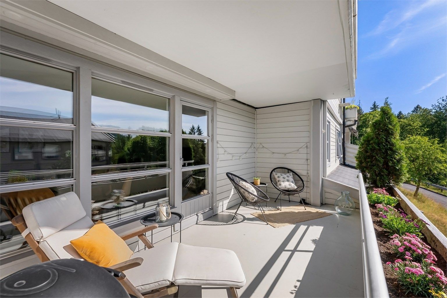 Velkommen til Nedre Toppenhaug 75 presentert av Fredrik Nordstrøm v/ Krogsveen Bekkestua