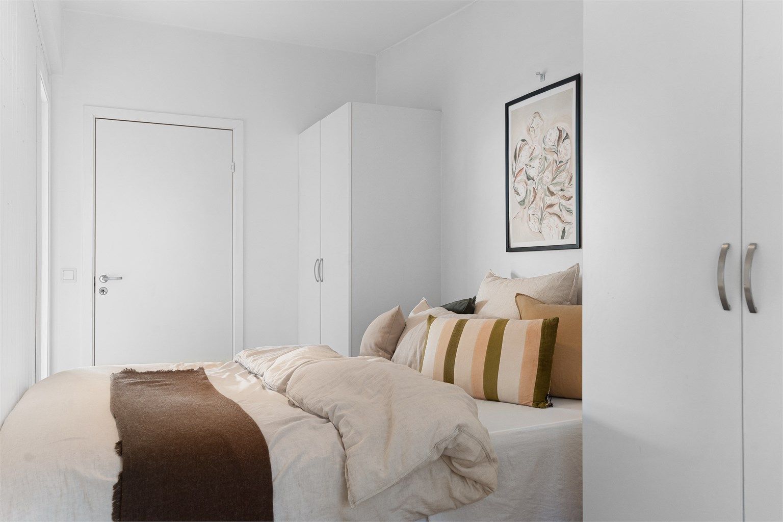 - Tilkomst til en innvendig bod/ "walk in" garderobe om man ønsker å innrede den -