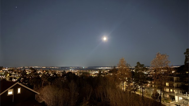 Kveldsbilde av utsikten tatt av selger