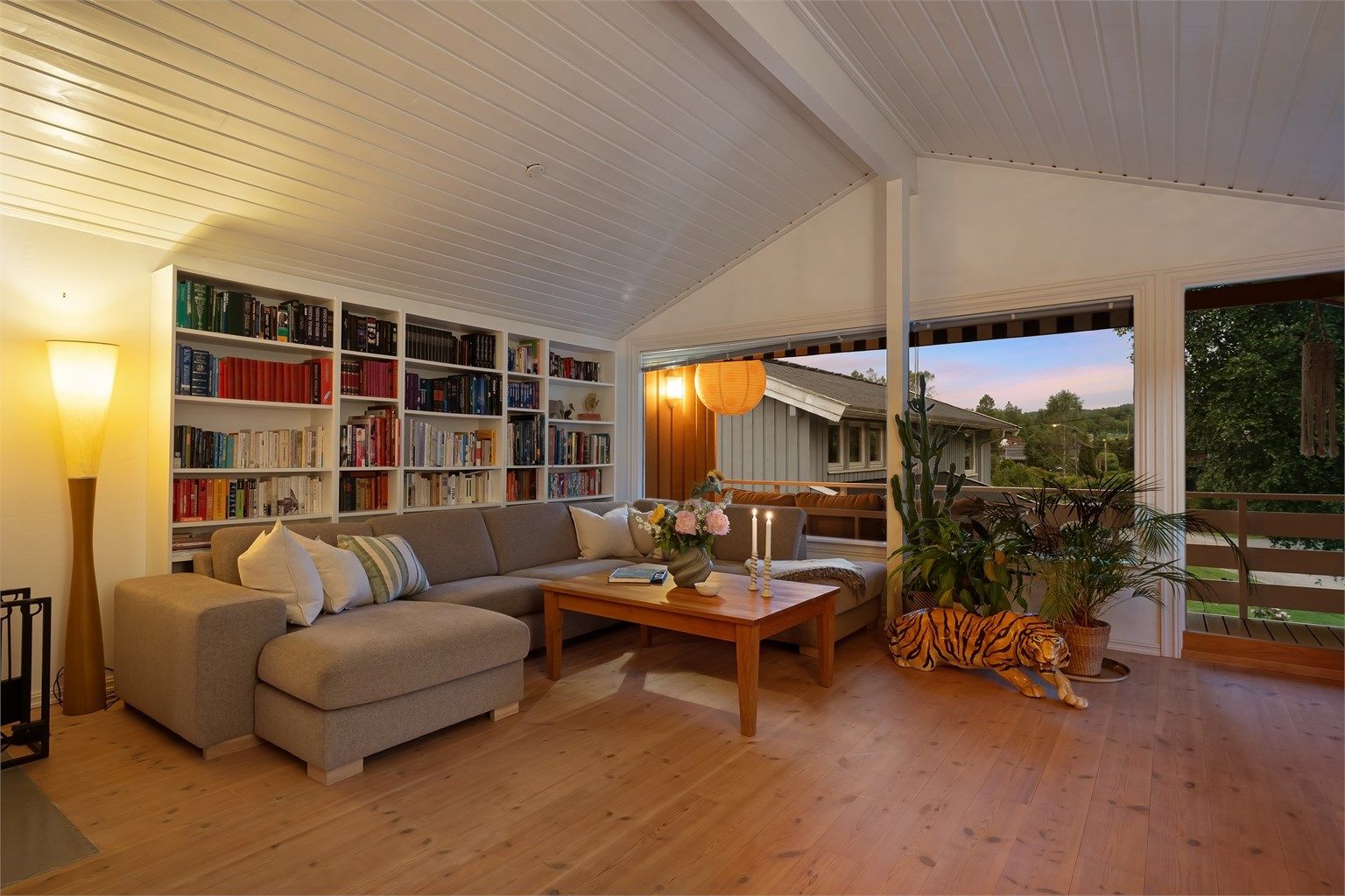 God plass til en stor sofagruppe for hele familien.