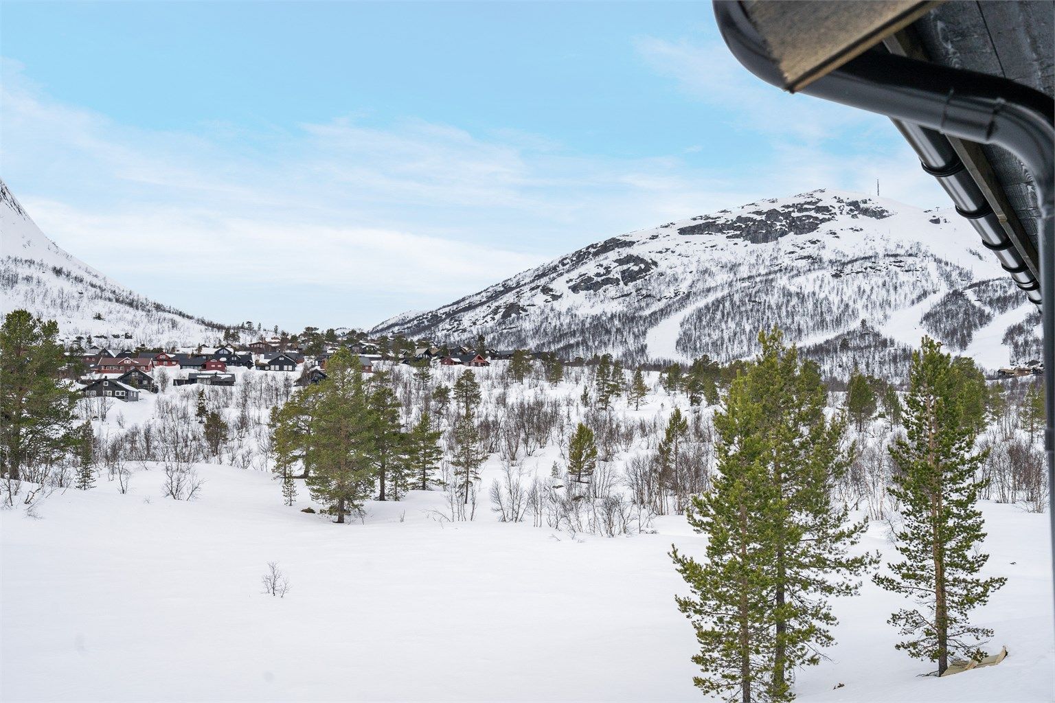 Nærhet til skisenter og skiløype.