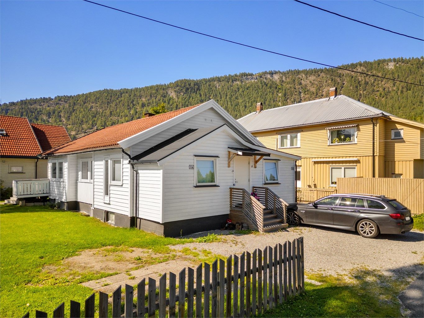 Eiendommen er beliggende i et rolig boligområde. Foto: Ole Thorgeir Solheim Thoresen