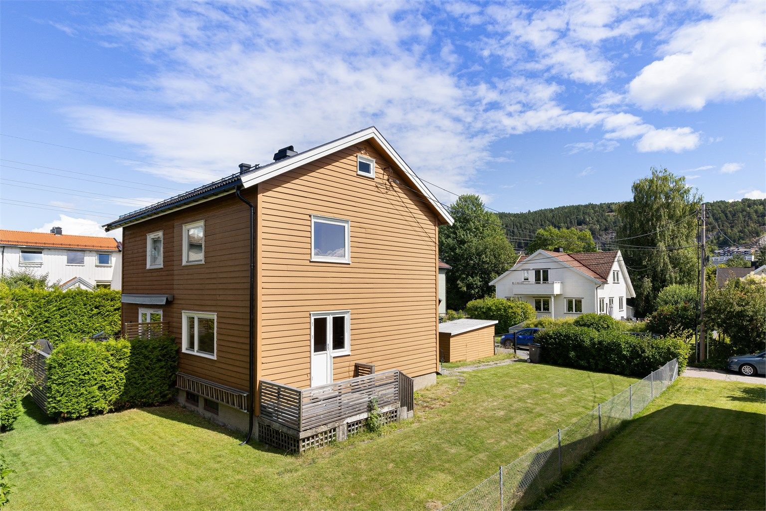 Halvpart vertikaldelt tomannsbolig med romslig og solrik hage(Foto: Petter Tanum/TanumFoto)