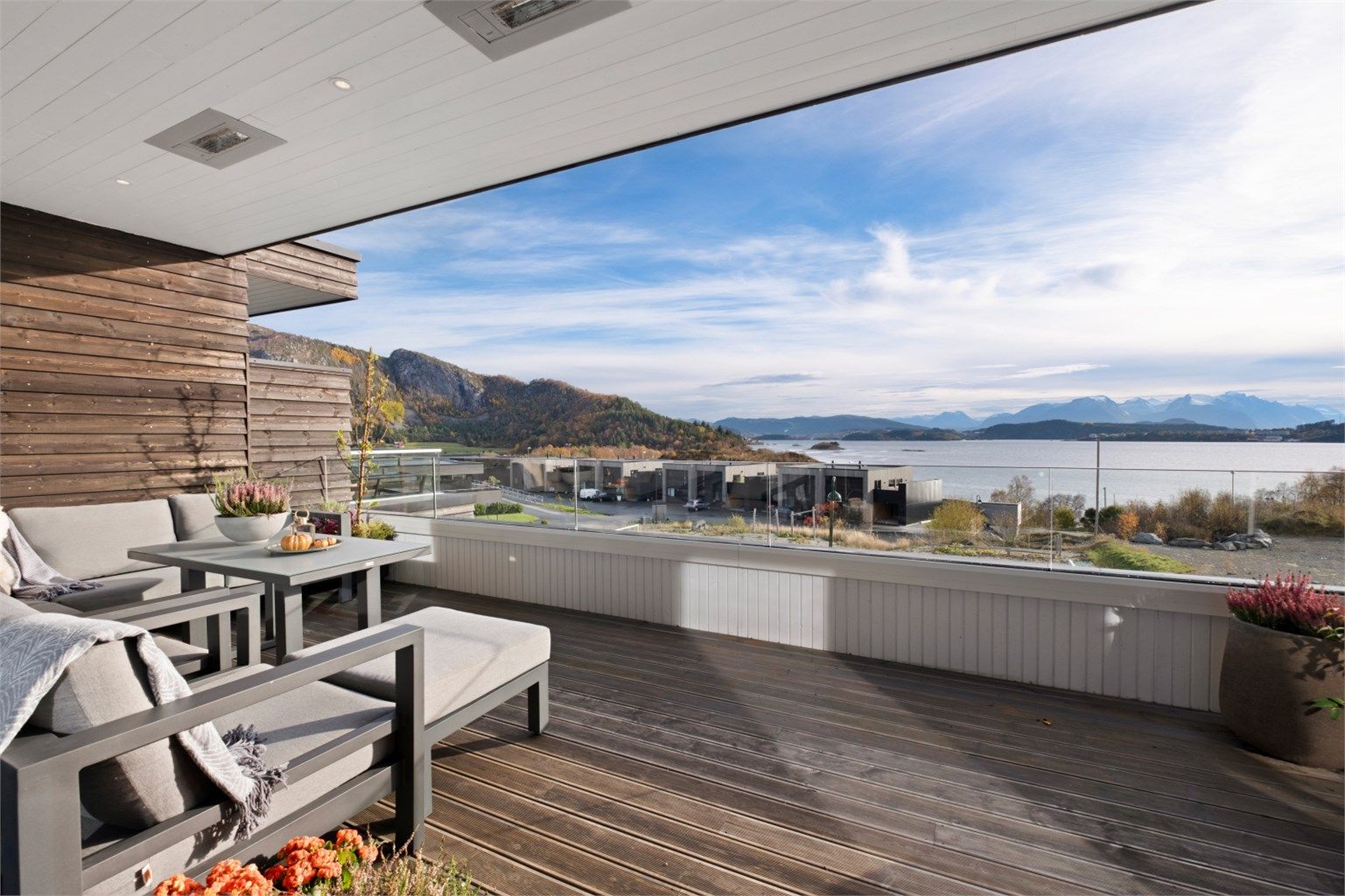 Velkommen til Hovstien 4 på Ellingsøy presentert av Eiendomsmegler/partner Marit Stuen Aursnes