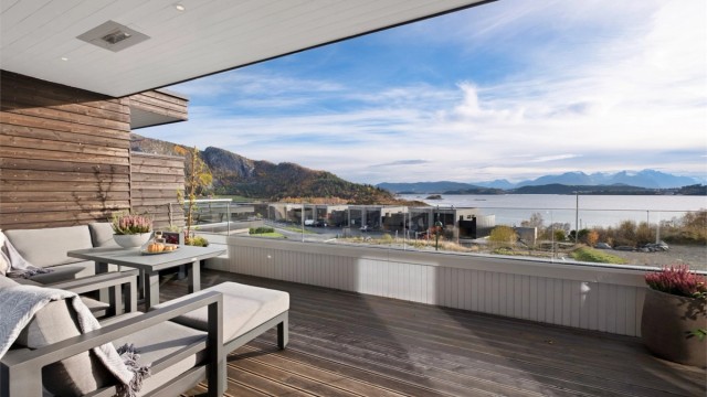 Velkommen til Hovstien 4 på Ellingsøy presentert av Eiendomsmegler/partner Marit Stuen Aursnes