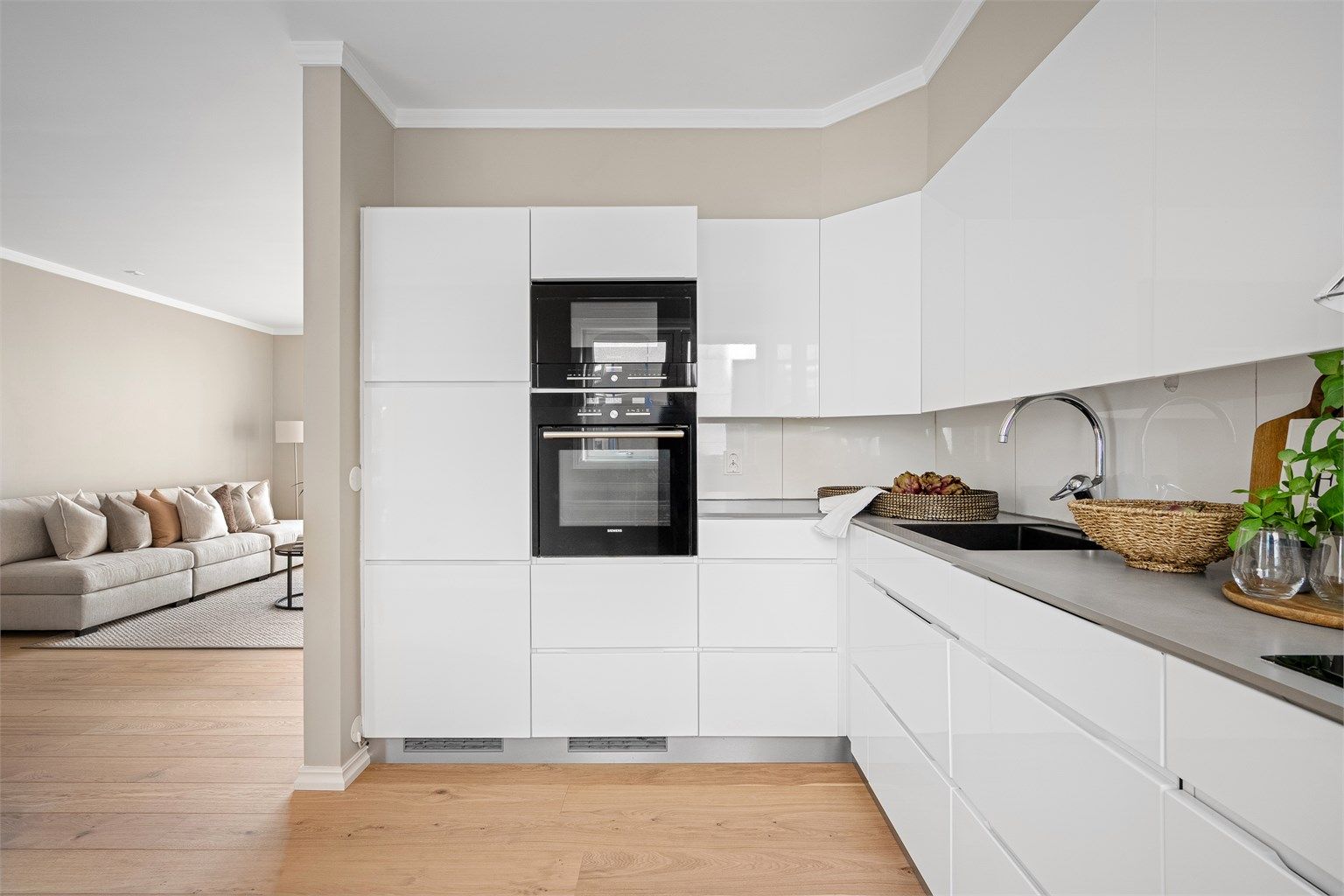 Fint og tidløst kjøkken. Mulighet for kjøkkenøy om man ønsker. 