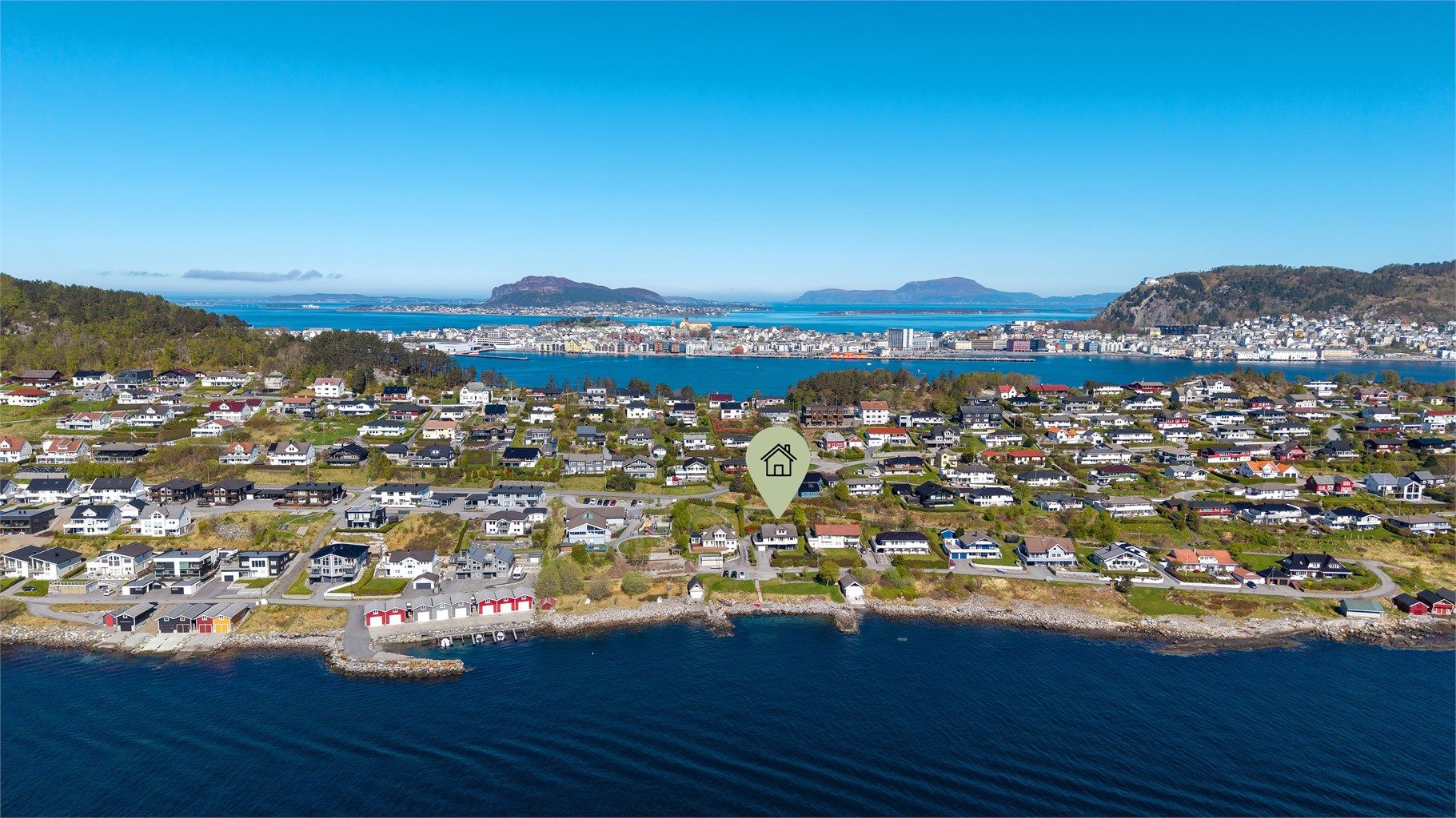 Det er kun cirka 10 minutter med bil til Ålesund sentrum