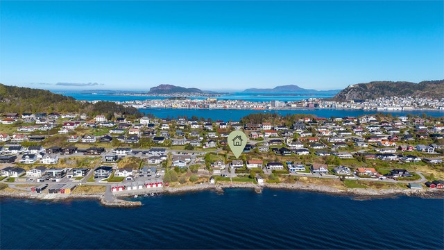 Det er kun cirka 10 minutter med bil til Ålesund sentrum