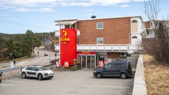 Dagligvarehandelen er enkel med Coop Extra i nabobygget.