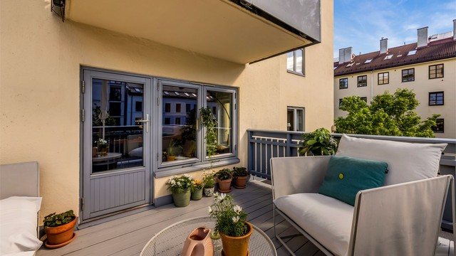 Her kan du nyte morgenkaffen og gode måltider på varme sommerdager.