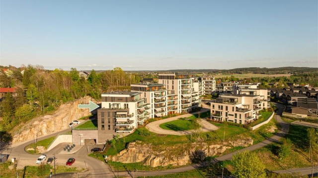 Denne leiligheten er blant de best beliggende i Tindlund Park; nest øverst i bygget lengst vest, med både altan og veranda.
Fotograf; Kristoffer Kristiansen.