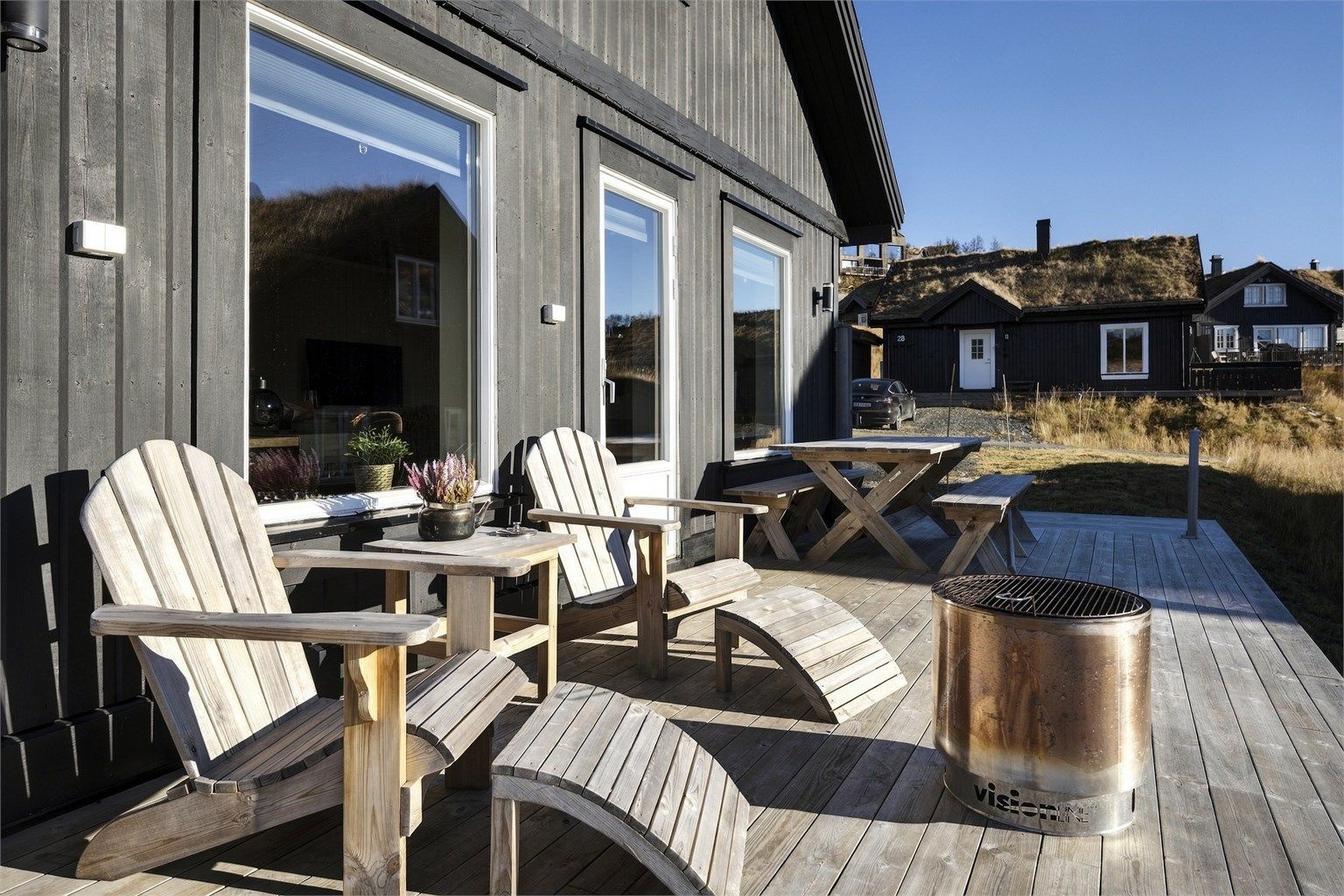 Det er ca 70kvm med terrasse til disposisjon!