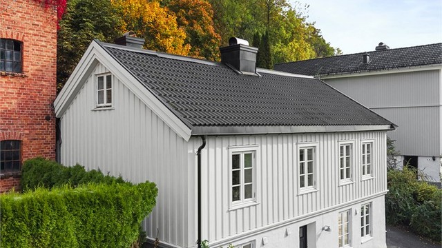 Det ble samtidig montert gnagersikring med musebånd/netting i forbindelse med utskifting av kledningen i 2024.