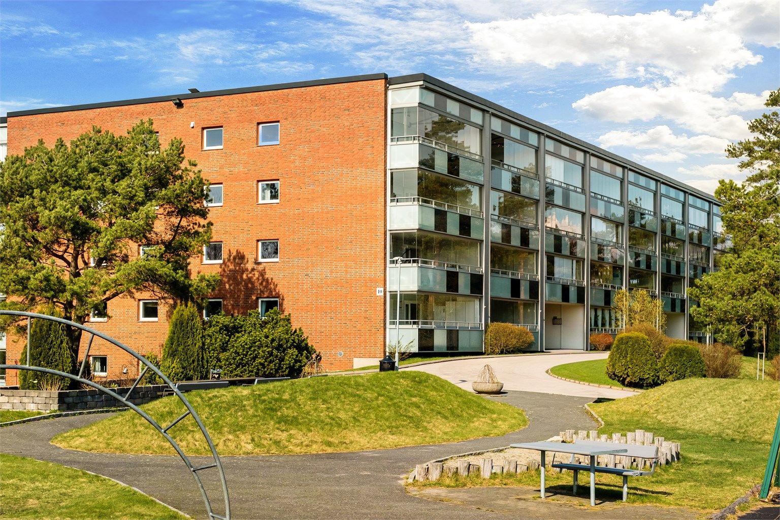 Bergfrueveien 10A presenteres av Krogsveen v/Jonathan Dahl. Fotograf; Kristoffer Kristiansen.