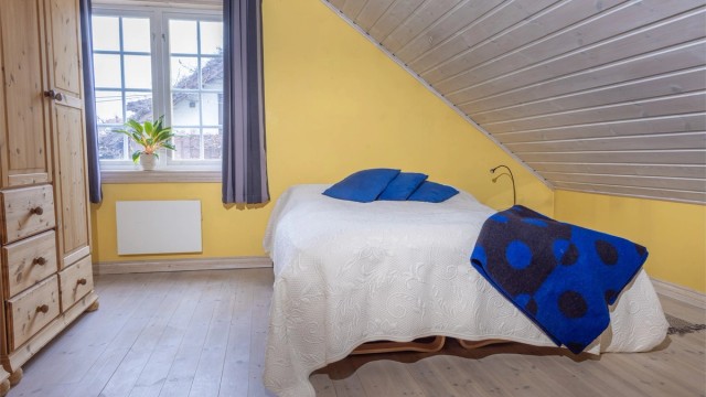 Tre soverom i andre etasje gir familien mulighet til å sove samlet på én flate, noe som er spesielt gunstig mens barna er små.