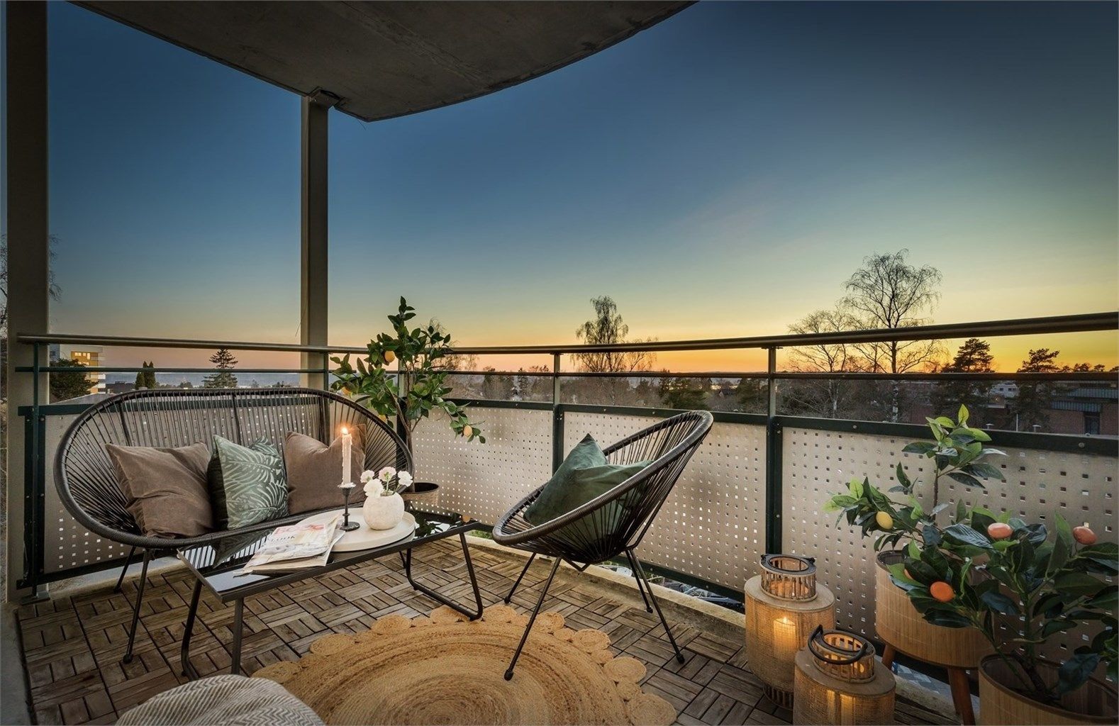 Velkommen til Mellombølgen 2 og denne flotte 2-roms leiligheten med perfekt beliggenhet på Lambertseter. 