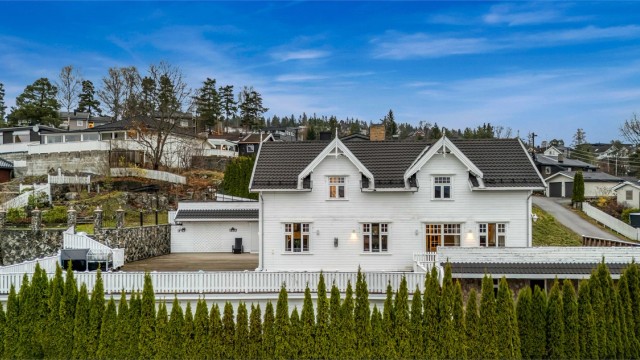 Eiendomsmegler Krogsveen v/Eskil R Tyskeberget ønsker velkommen til Haneborgveien 56!