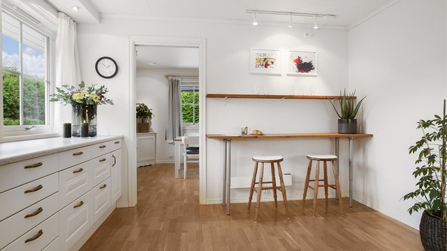 Praktisk barløsning med sitteplasser, der morgenkaffen/frokosten kan inntas.