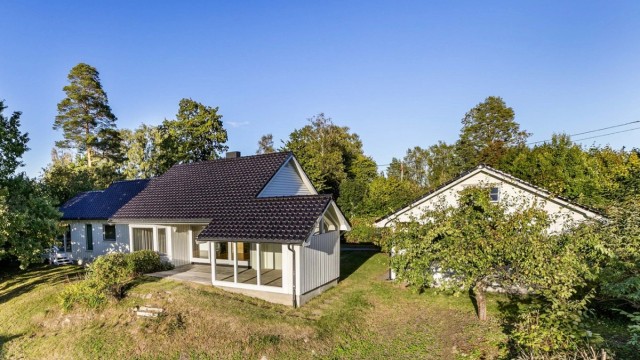 Refsnesskogen 12 presenteres av Krogsveen.
Fotograf; Børge Oppegård.
