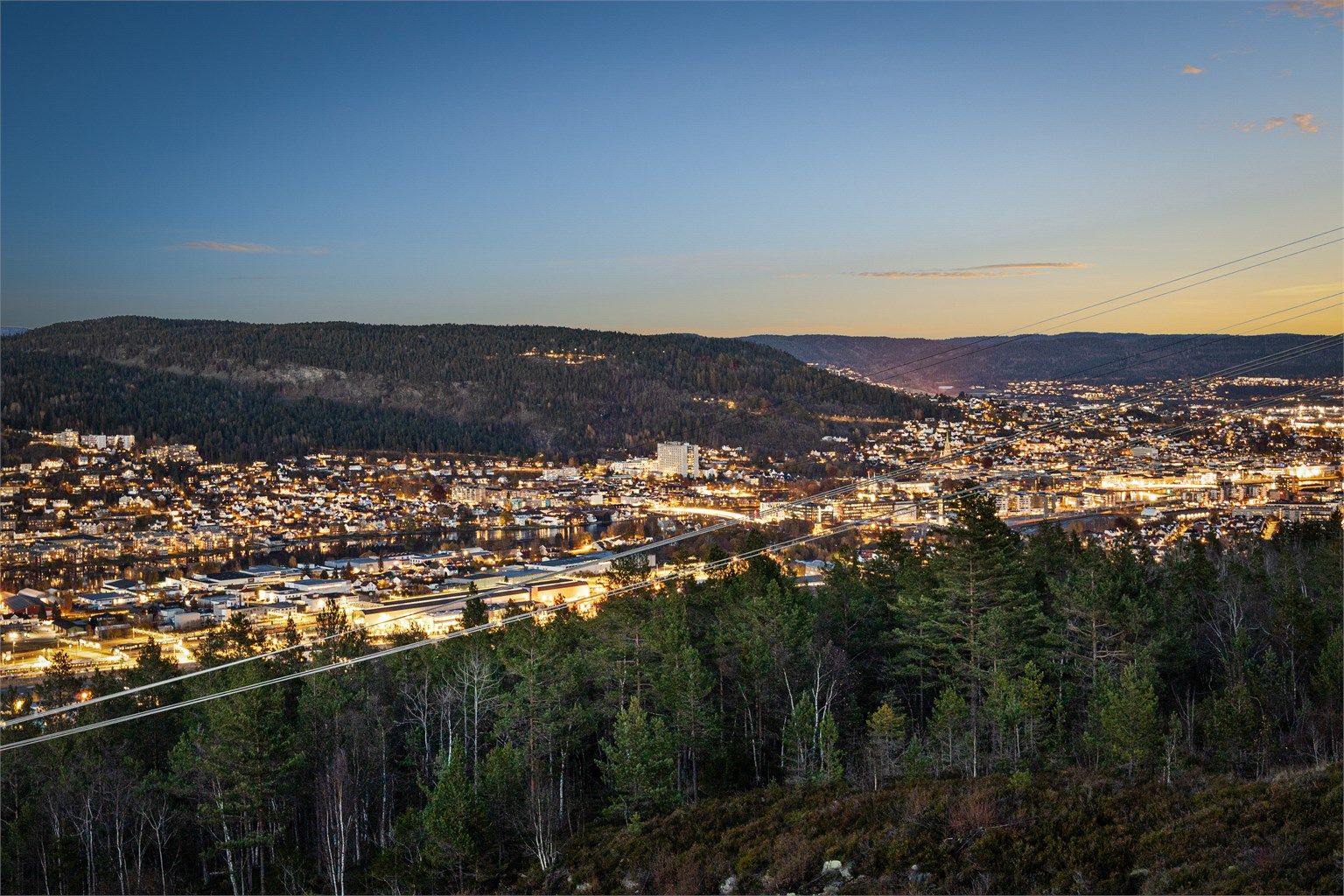 Flott utsikt fra kjøkkenvinduet