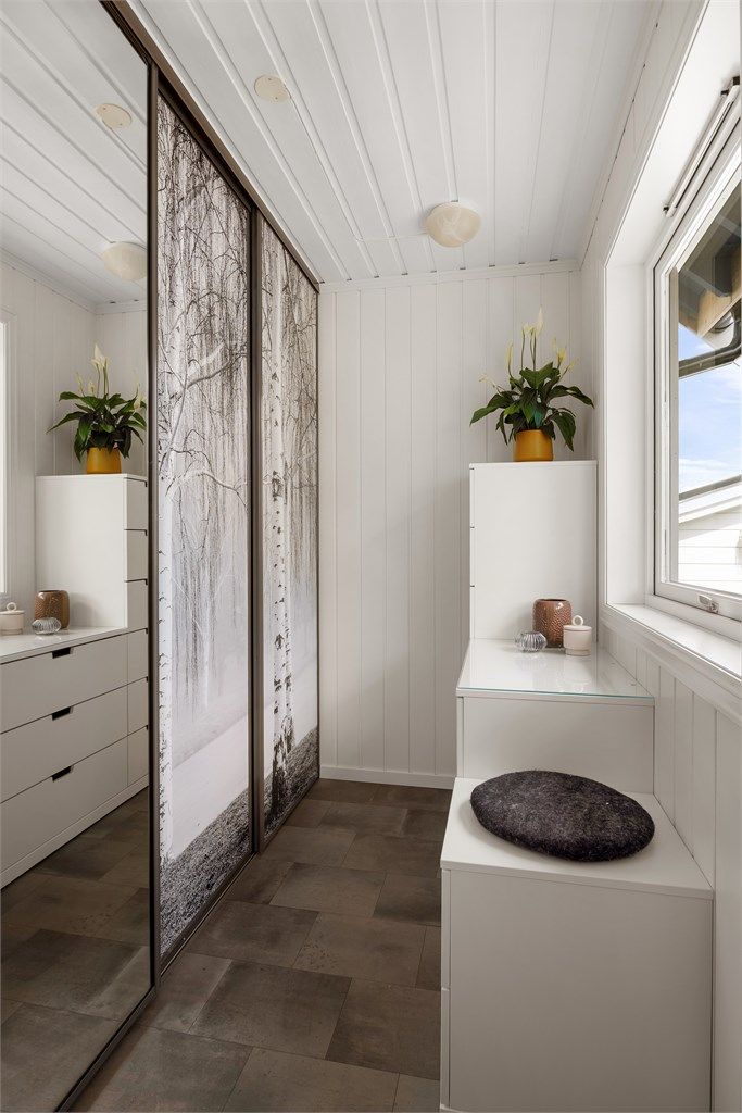 Entre med skyvegarderobe 