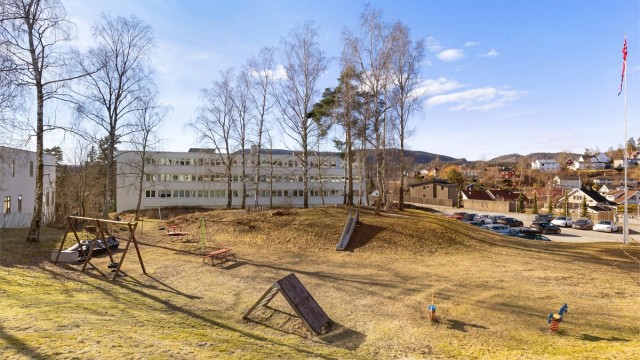 Leiligheten ligger i et barnevennlig og hyggelig boligområde