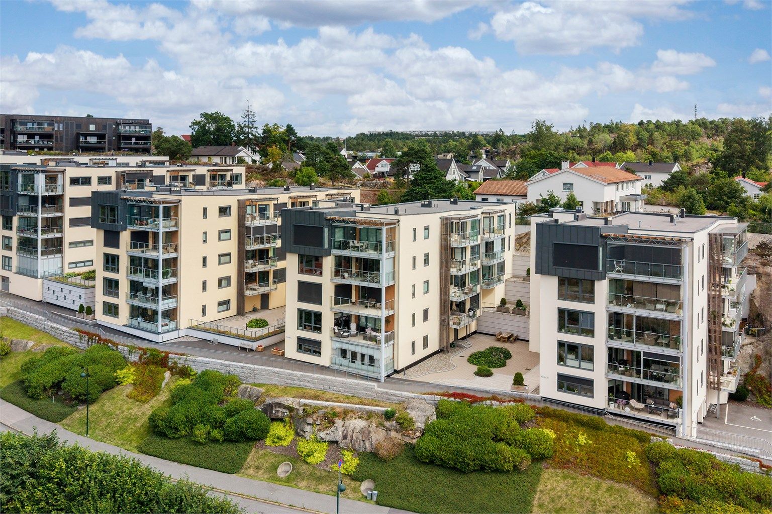 Moderne leilighetsbygg fra 2018, en del av det veldrevne Solrøysa Moss Boligsameie.