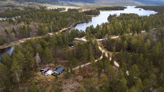 Området byr på et bredt spekter av friluftsaktiviteter året rundt, fra fiske til ski.