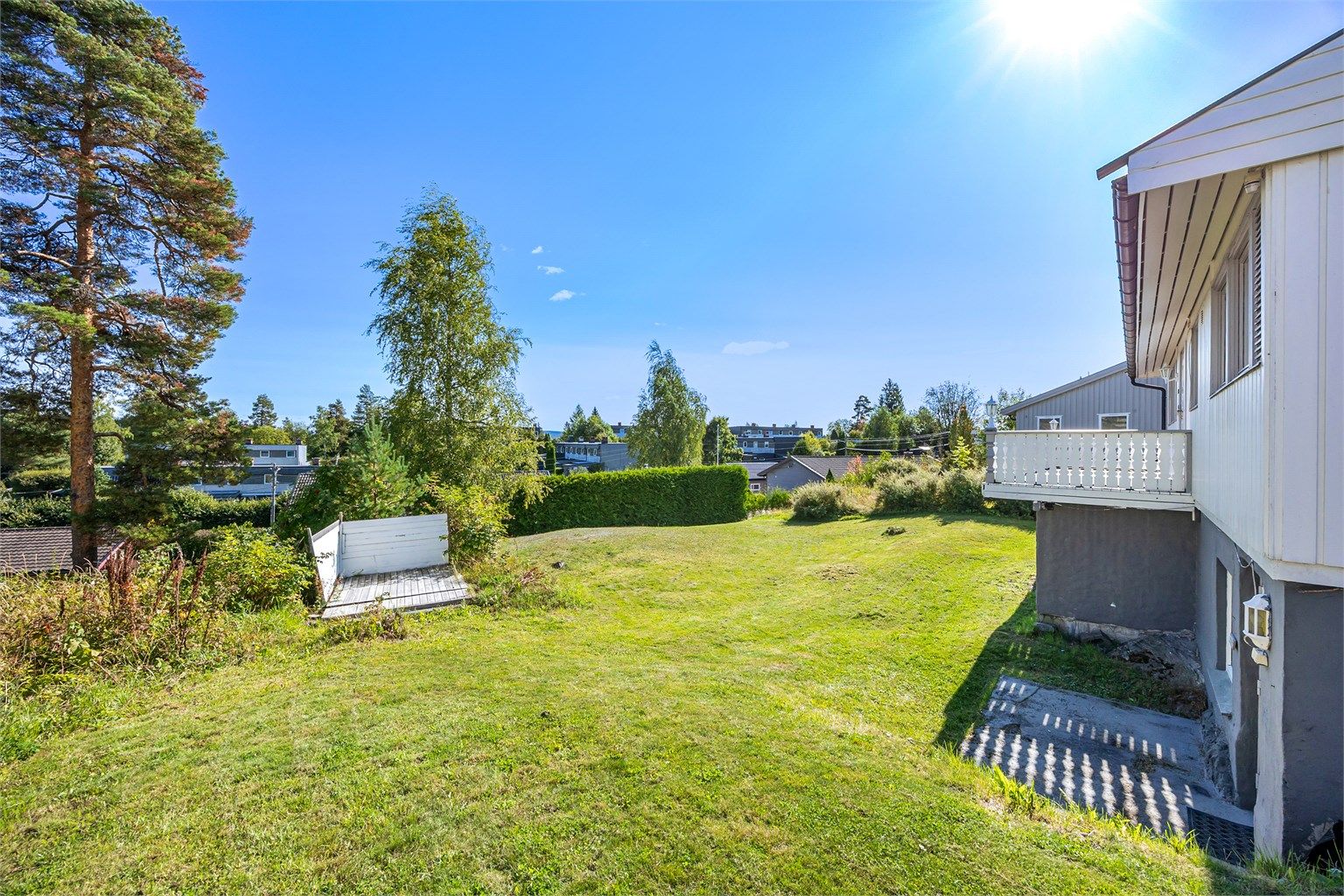 Enebolig med stor, eiet tomt på 1009,6 m² og rikelig med potensial.
Foto: Espen Edin Døhlen