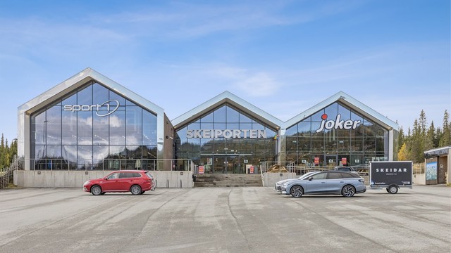 Kort vei til Skeiporten med dagligvarebutikk hos Joker og sportsbutikk.