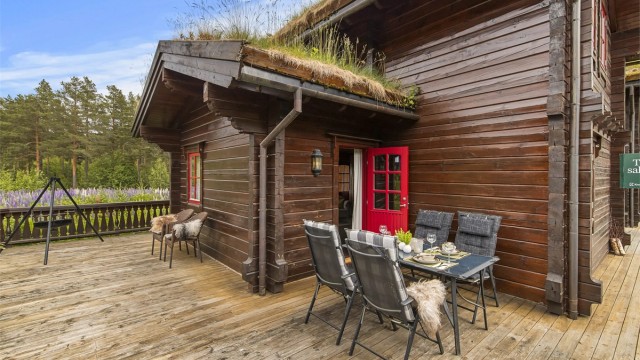 En stor terrasse på 72 m² gir rikelig med plass for å nyte gode solforhold.
Foto: Fotograf Magik