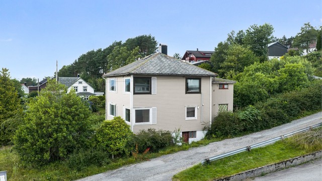 Et renoveringsobjert med en sentral og attraktiv beliggenhet på Hatlane.