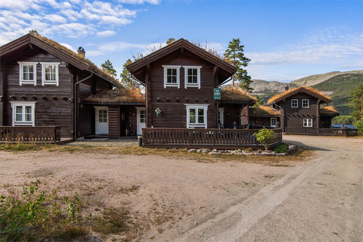 Parkering ved hyttevegg og med mulighet for lading av el-bil