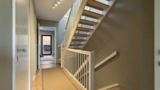 Velkommen opp til 2.etasje som består av 3 soverom og ett bad.