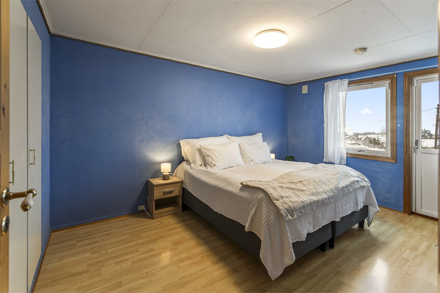 Hovedsoverom med utgang til luftebalkong 