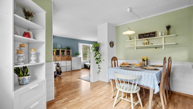 Spisestue - plass til spisebord hvor hele familien kan samles til en hyggelig middag