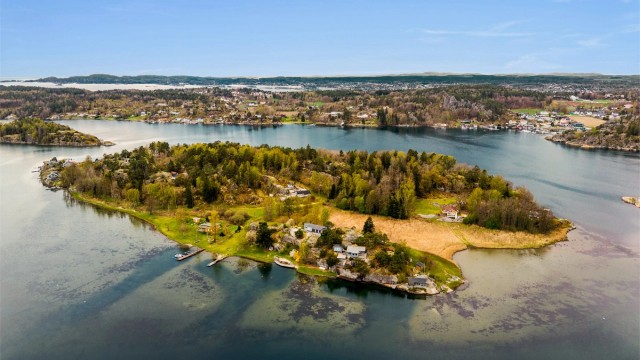 For de båtglade byr Mefjorden på flott "Vestfold skjærgård" med flere holmer og skjær, godt egnet for å nyte en varm sommerdag på sjøen. Området rundt Storholmen er også meget vel egent for brettseiling, padling, dykking og andre fritidsaktiviteter.