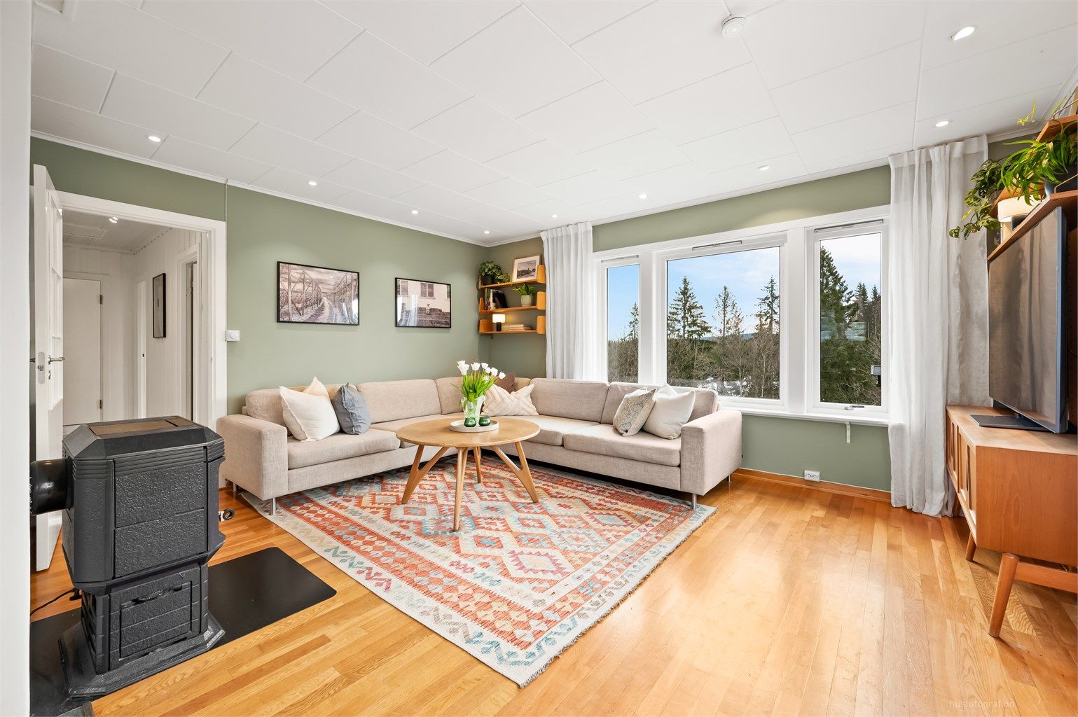 Boligen har generelt lite innsyn inn til innvendige rom