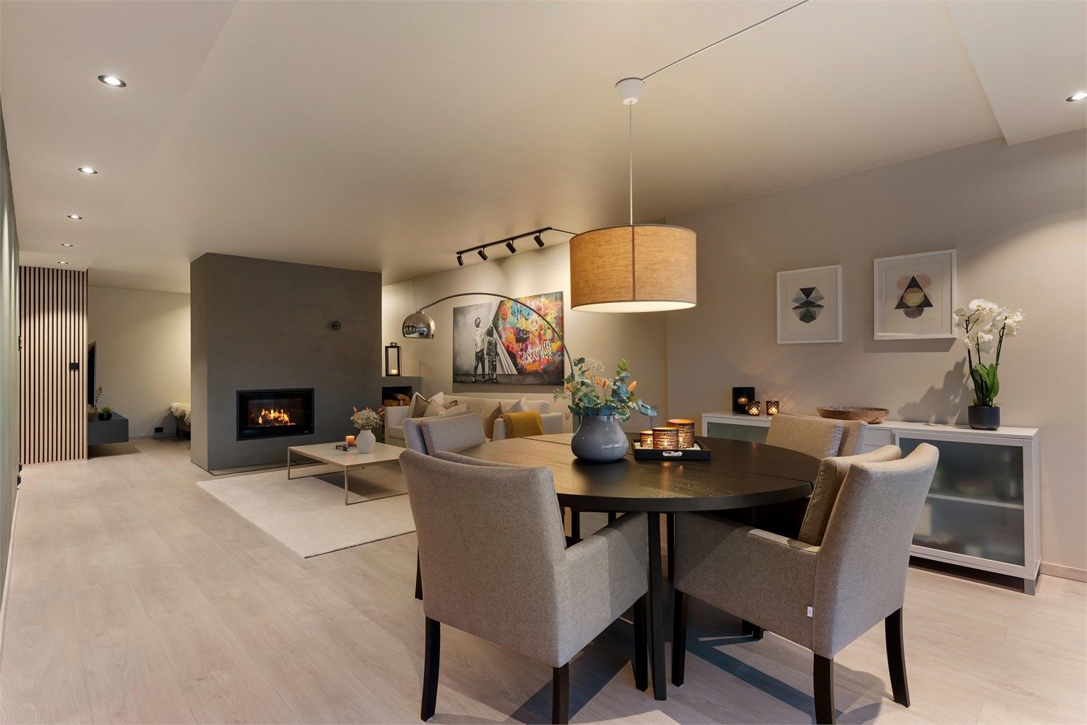 Otto Ruges Vei 77C - En meget delikat og gjennomgående 4-roms toppleilighet sentralt på Østerås