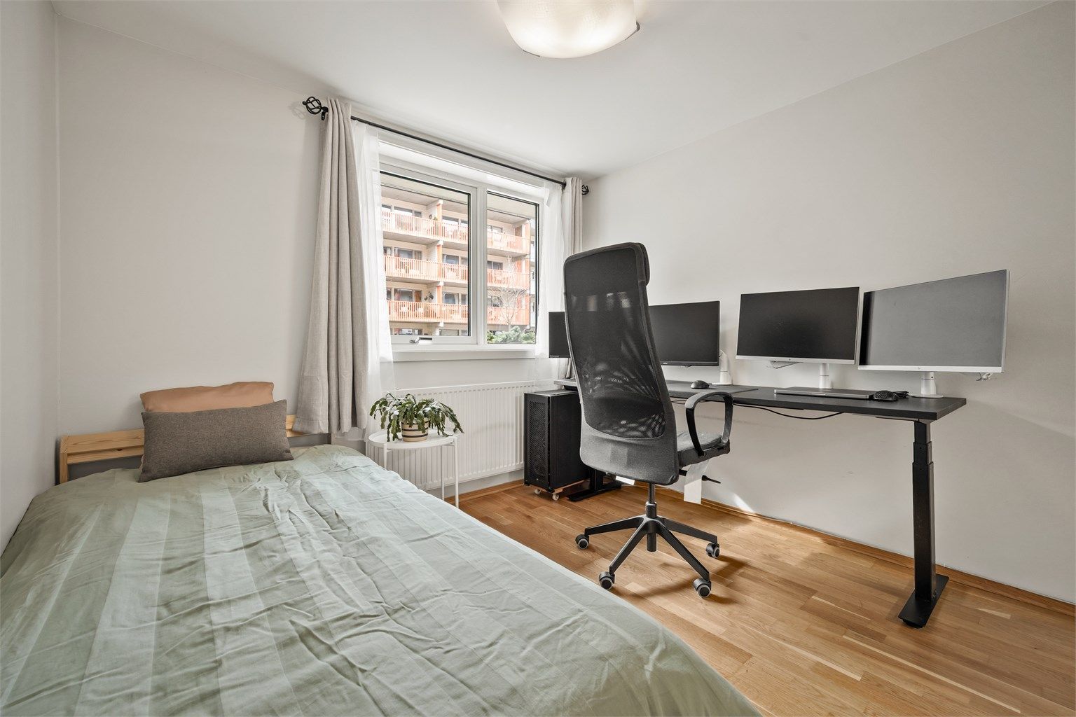 Soverom med oppvarming via radiator