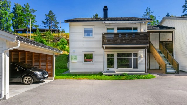 Sentral og barnevennlig beliggenhet med gangavstand til skole, barnehage og butikker.
Foto: Zovenifra.no