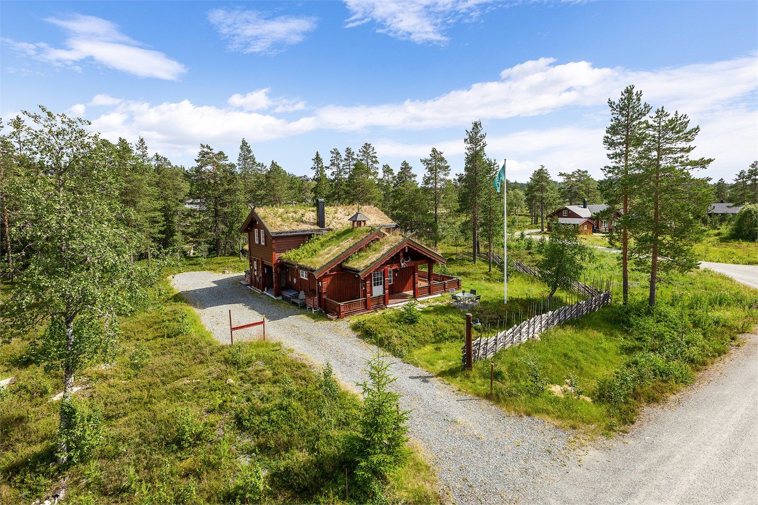 Eiendomsmegler Krogsveen v/Elisabeth Hanssen ønsker velkommen til Myssmørberget 1!