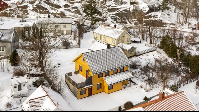 Boligen ligger med kort avstand til sentrum, sant fine turområder