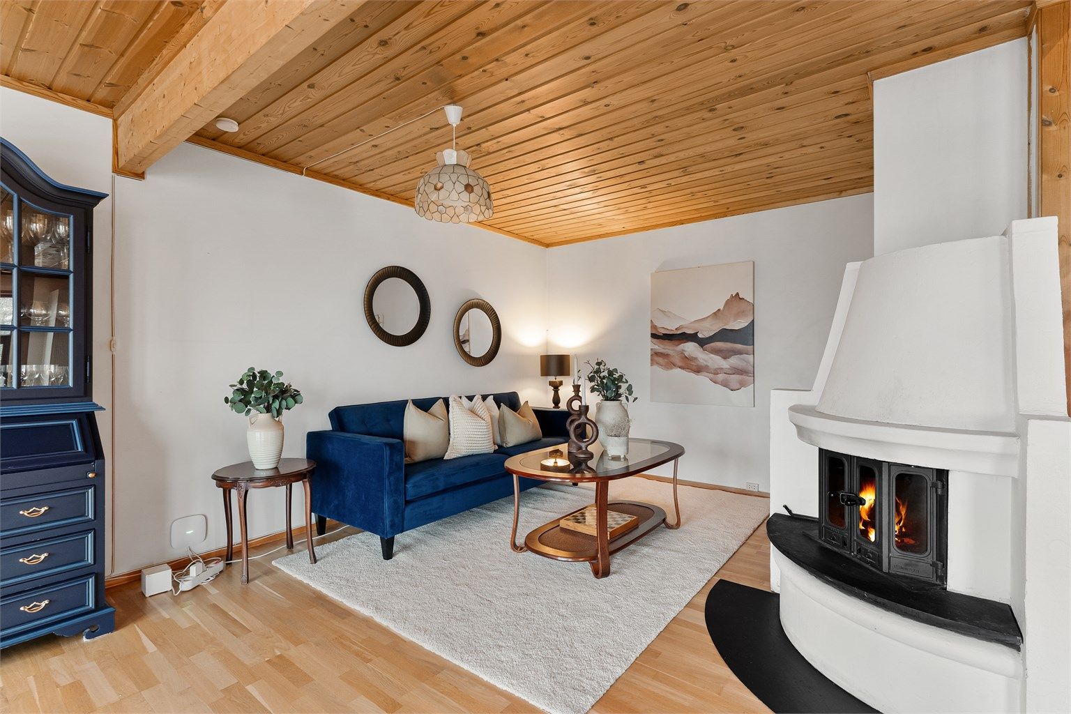 Stuen har gode møbleringsmuligheter med plass for flere soner