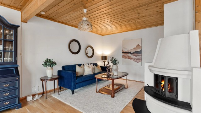 Stuen har gode møbleringsmuligheter med plass for flere soner